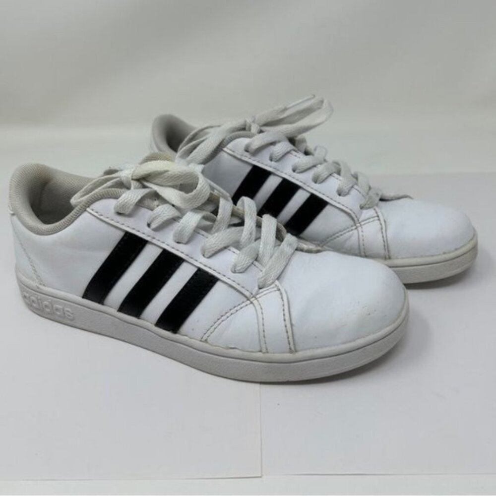 Adidas Superstar sneakers size 3 little kid